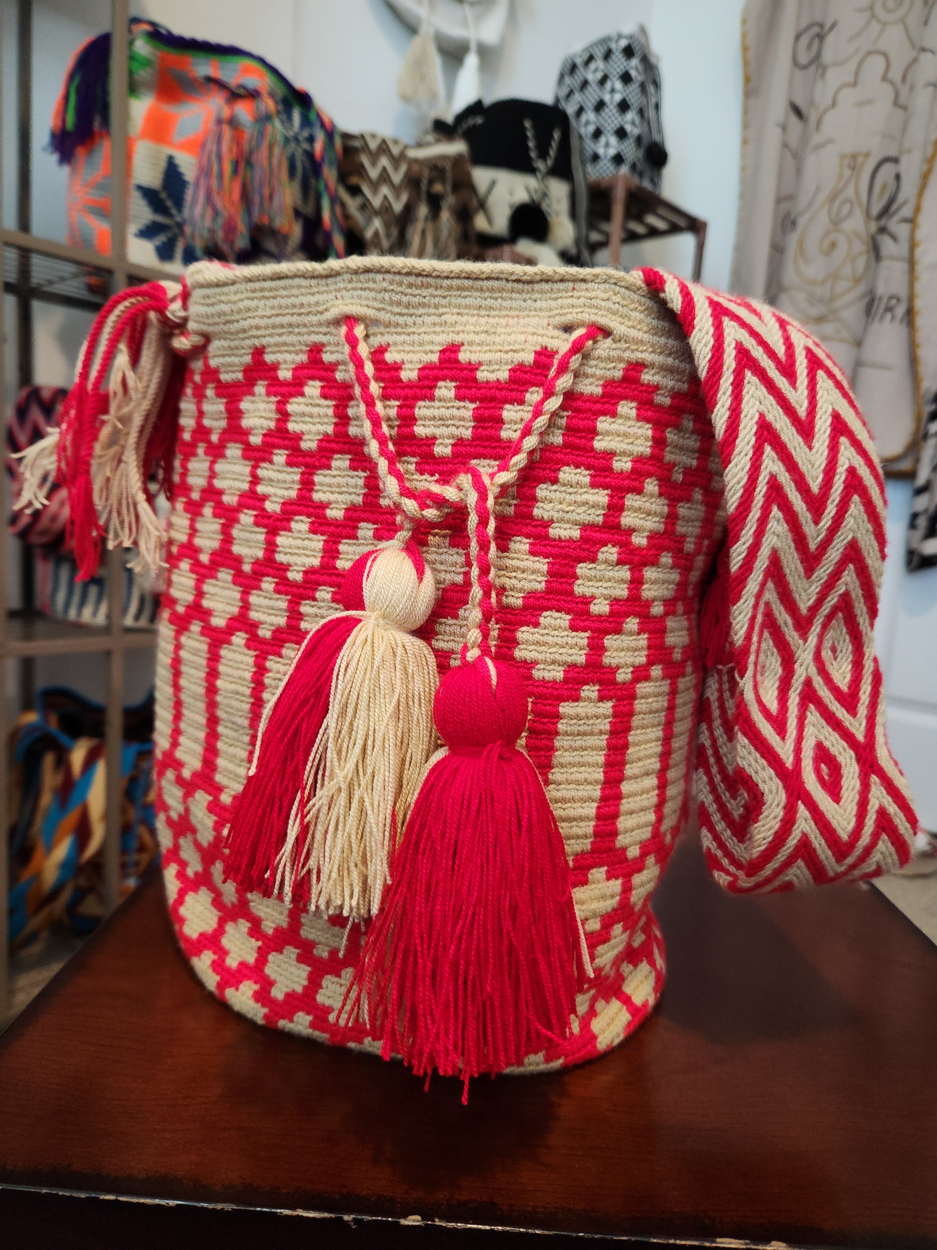 Bolso Artesanal Wayúu - Estilo bucket (Grande - 11" a 11.5")
